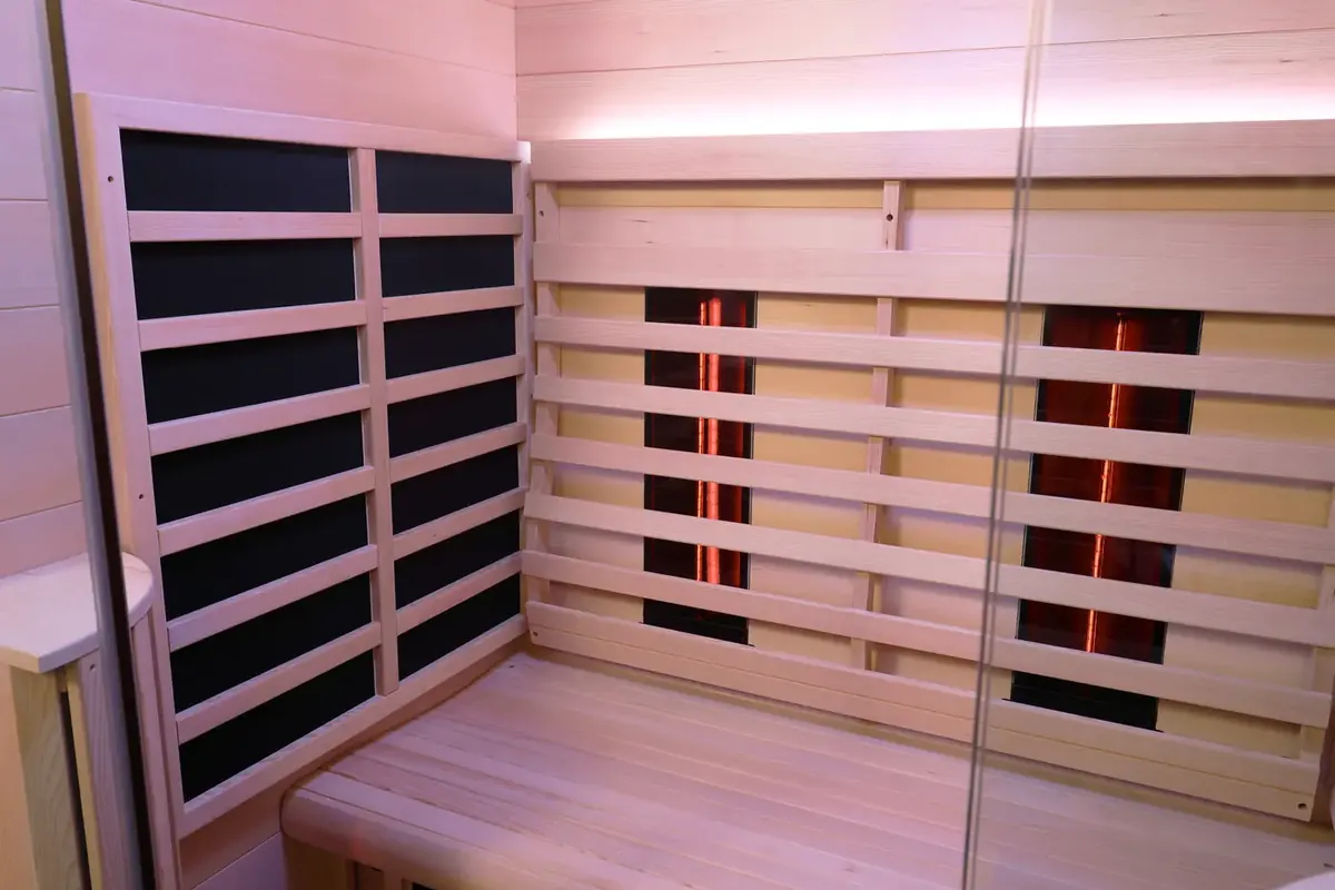 Sauna Montreal intérieur bois vue 01