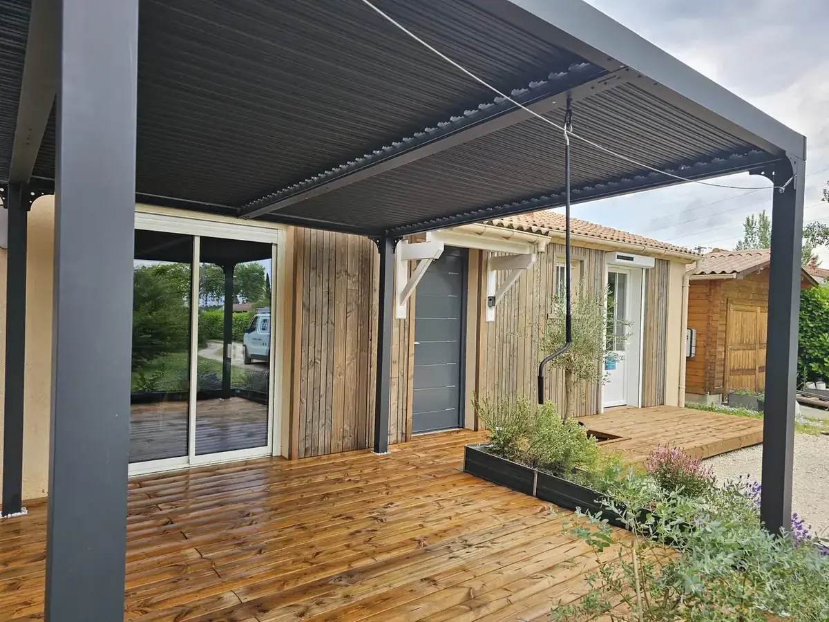 Pergola attenante à une maison